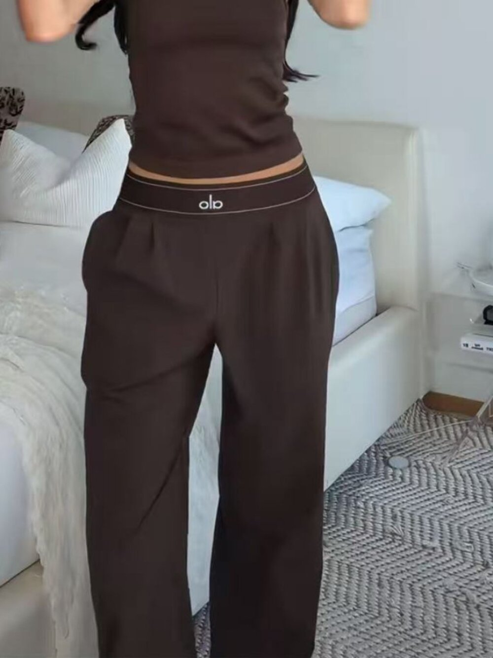 NWT🍩Alo Yoga Suit Up Trouser Coffee Brown🤎 lightweight fabr Regular 30" inseam